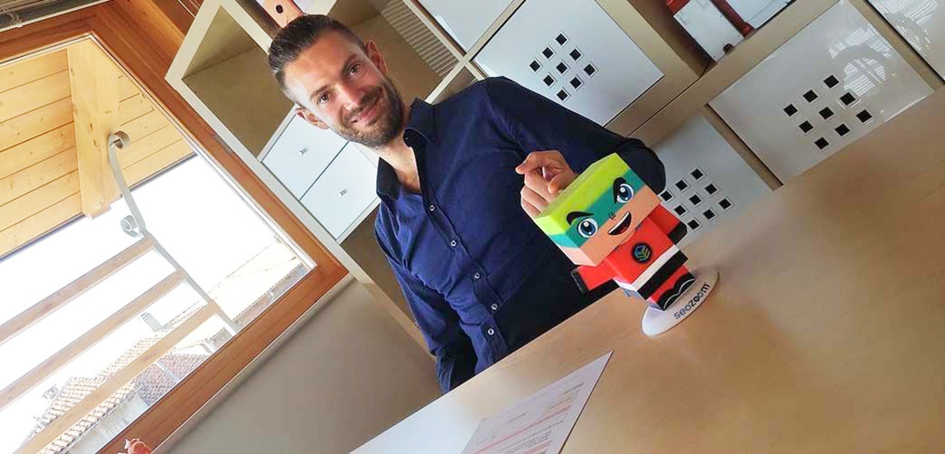 Weyes diventa seozoom certified partner background1 jpg